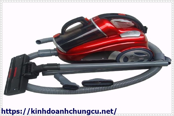 Xử l&yacute; bồn rửa b&aacute;t bị tr&agrave;o ngược bằng m&aacute;y h&uacute;t bụi đa năng