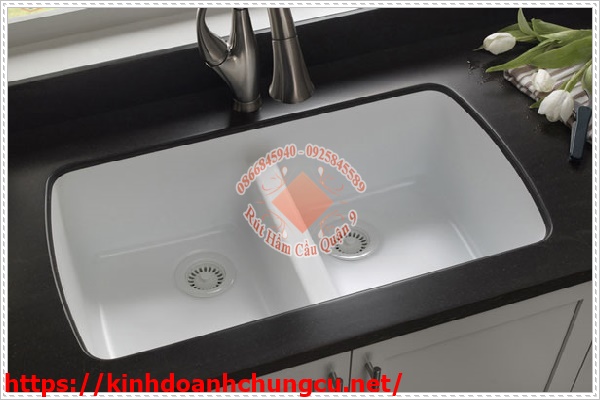 Bồn rửa ch&eacute;n tho&aacute;t nước chậm phải l&agrave;m sao?