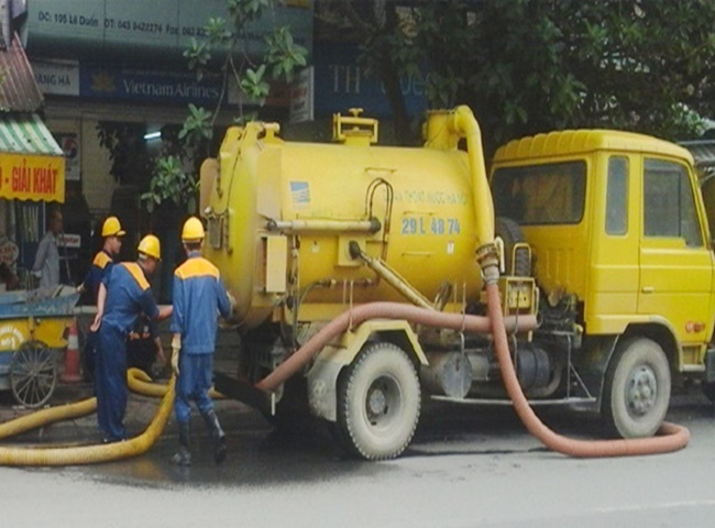 Giá xe hút hầm cầu Quận 4 cạnh tranh nhất nhì thị trường