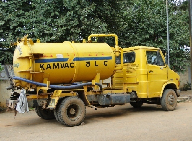 Đơn vị hút hầm cầu quận Bình Tân giải quyết mọi nỗi lo